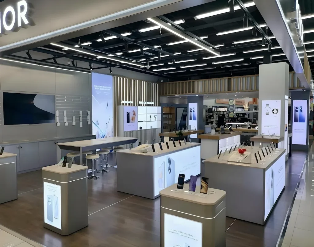 Shop-in-shop retail display installation for electronics brand in Plano