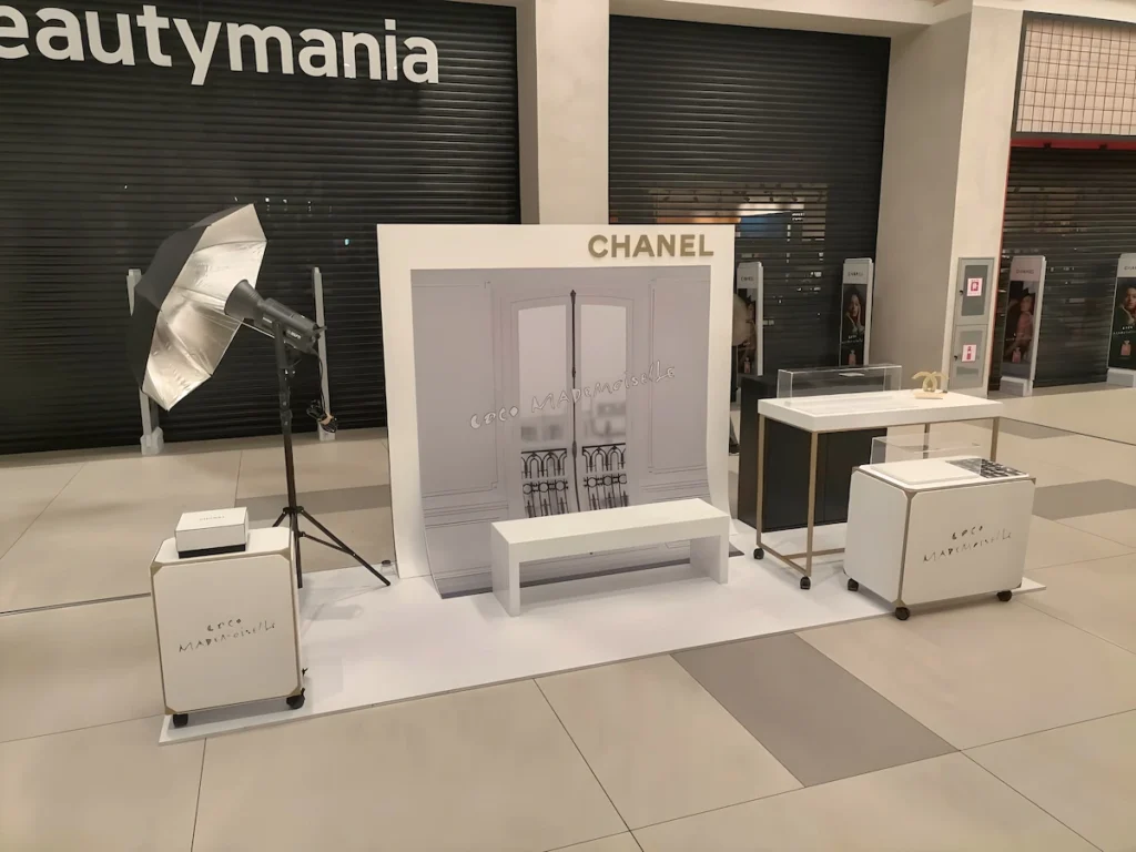 Chanel retail kiosk – in-mall promotional setup in Dallas